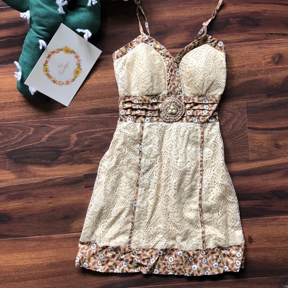 NWT Cream lace embroidered Fall dress